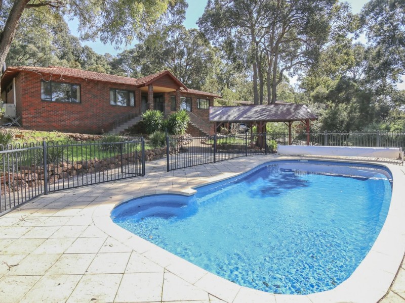 38 Valley Road, Kalamunda WA 6076