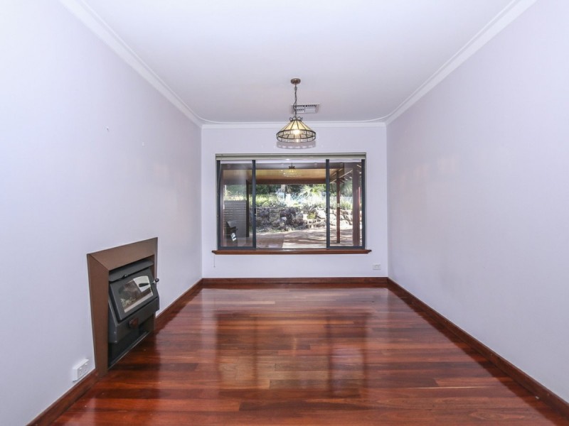 38 Valley Road, Kalamunda WA 6076