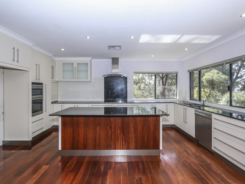 38 Valley Road, Kalamunda WA 6076