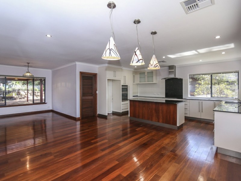 38 Valley Road, Kalamunda WA 6076