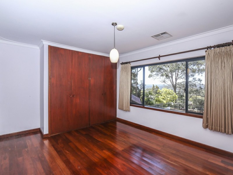 38 Valley Road, Kalamunda WA 6076
