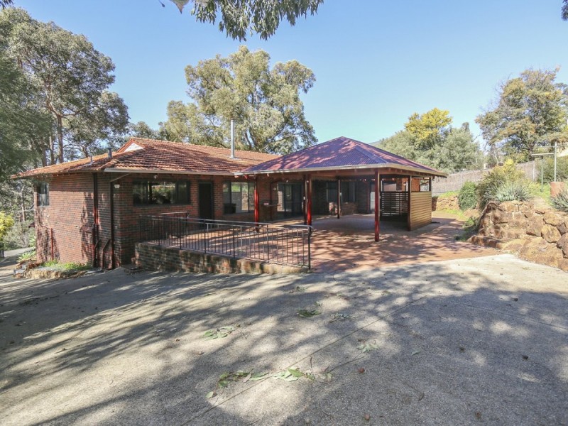 38 Valley Road, Kalamunda WA 6076