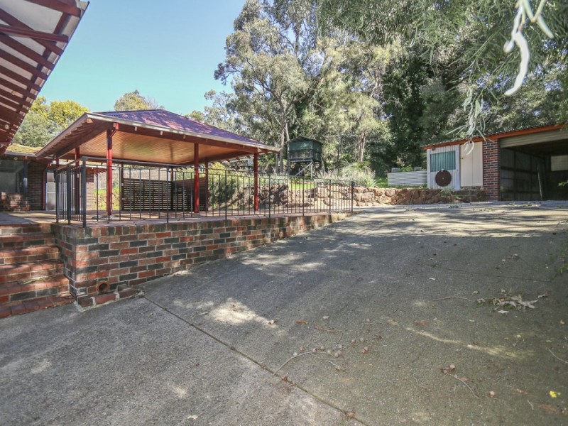 38 Valley Road, Kalamunda WA 6076