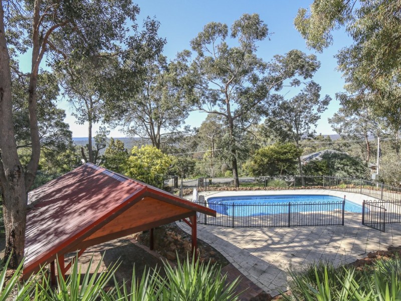38 Valley Road, Kalamunda WA 6076