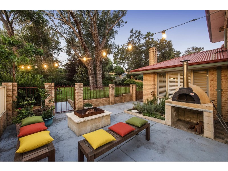 25 Grenville Road, Gooseberry Hill WA 6076