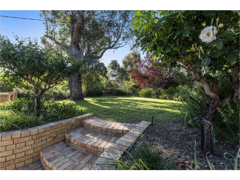 25 Grenville Road, Gooseberry Hill WA 6076