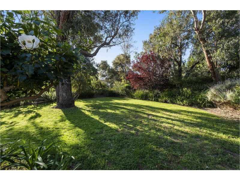 25 Grenville Road, Gooseberry Hill WA 6076