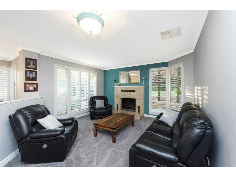 25 Grenville Road, Gooseberry Hill WA 6076