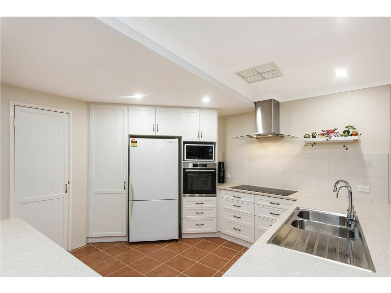 25 Grenville Road, Gooseberry Hill WA 6076