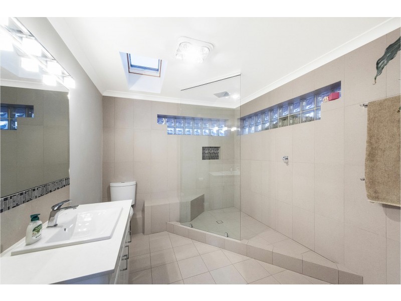 25 Grenville Road, Gooseberry Hill WA 6076