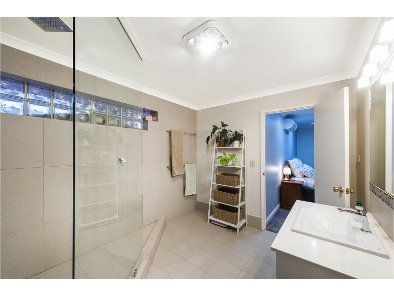 25 Grenville Road, Gooseberry Hill WA 6076