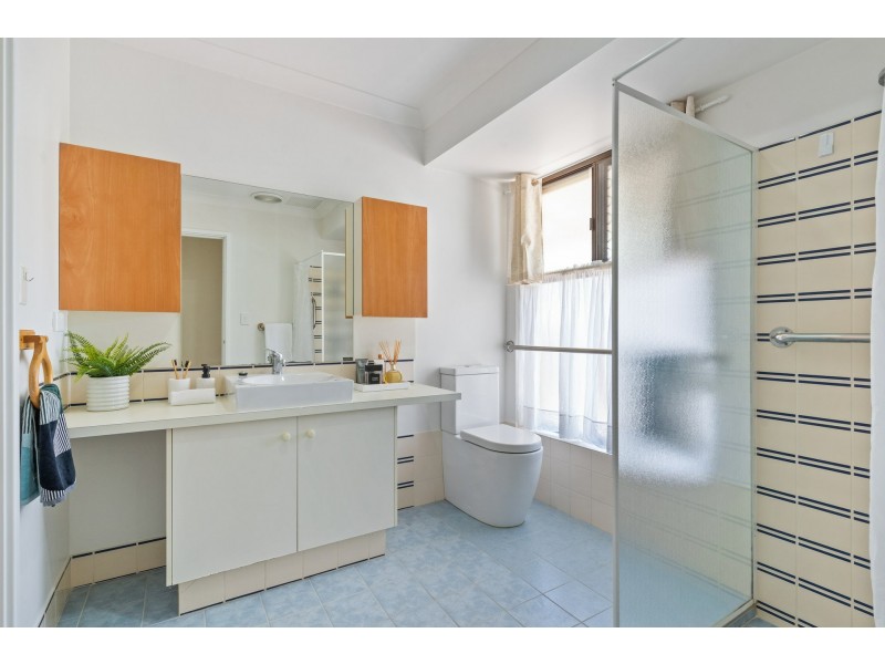 18 Seymour Road, Kalamunda WA 6076