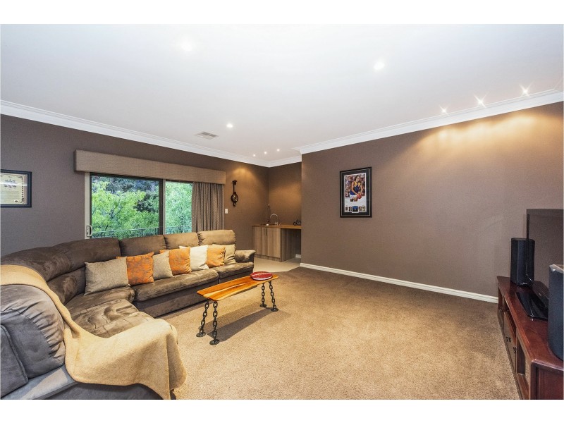 51 Coolinga Road, Lesmurdie WA 6076