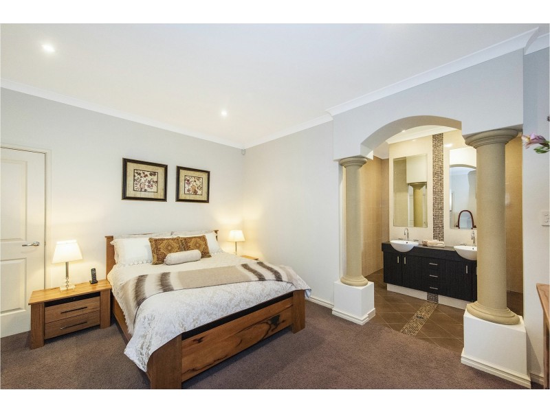 51 Coolinga Road, Lesmurdie WA 6076