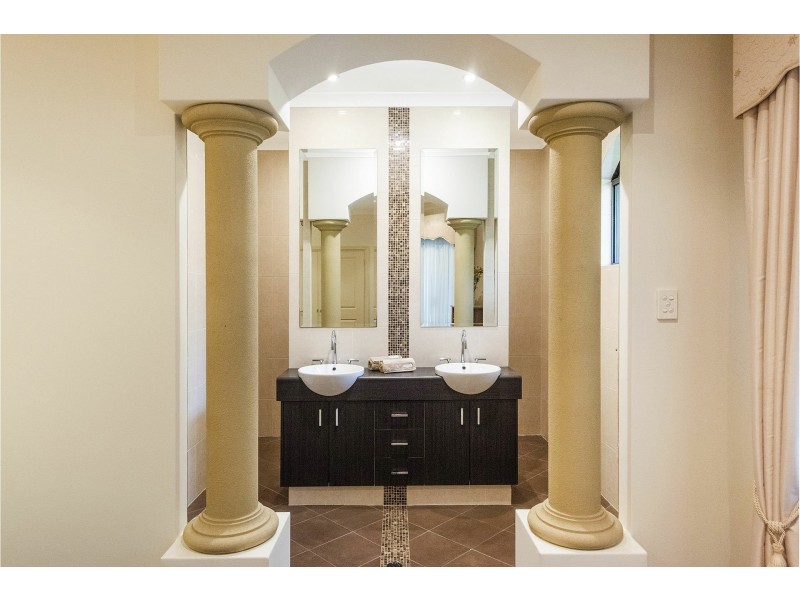 51 Coolinga Road, Lesmurdie WA 6076