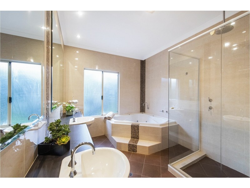 51 Coolinga Road, Lesmurdie WA 6076