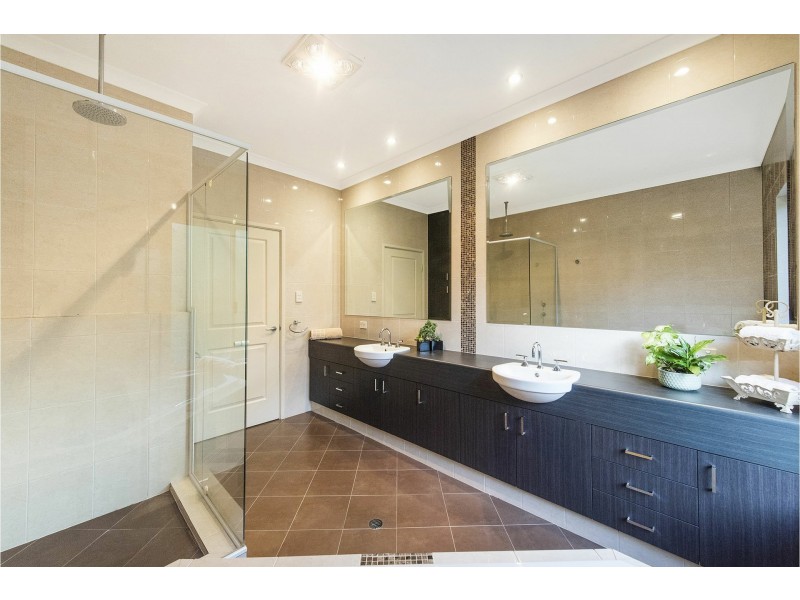 51 Coolinga Road, Lesmurdie WA 6076