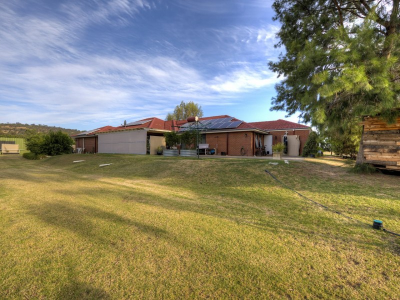 2 Warren Road, Bullsbrook WA 6084
