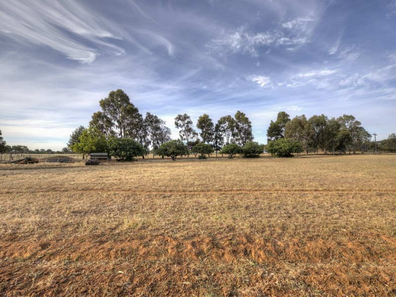 2 Warren Road, Bullsbrook WA 6084
