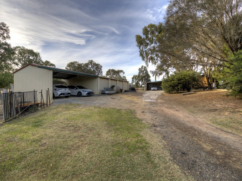 2 Warren Road, Bullsbrook WA 6084