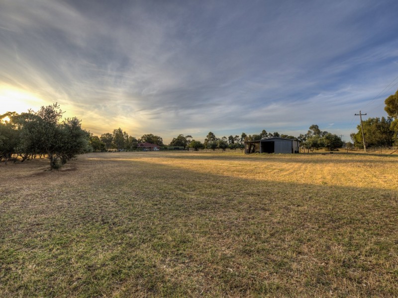 2 Warren Road, Bullsbrook WA 6084