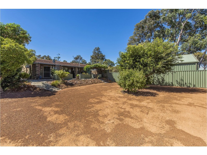 19B Railway Road, Kalamunda WA 6076