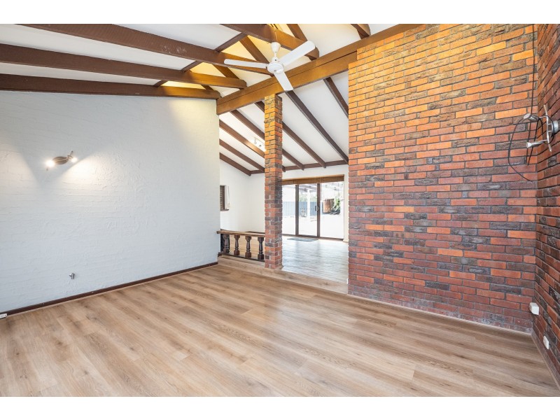 30 Stirling Crescent, High Wycombe WA 6057