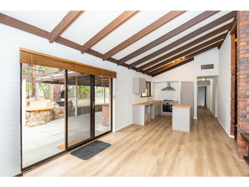 30 Stirling Crescent, High Wycombe WA 6057