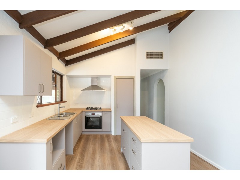 30 Stirling Crescent, High Wycombe WA 6057