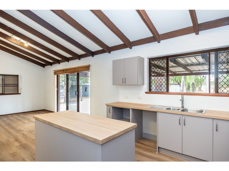 30 Stirling Crescent, High Wycombe WA 6057