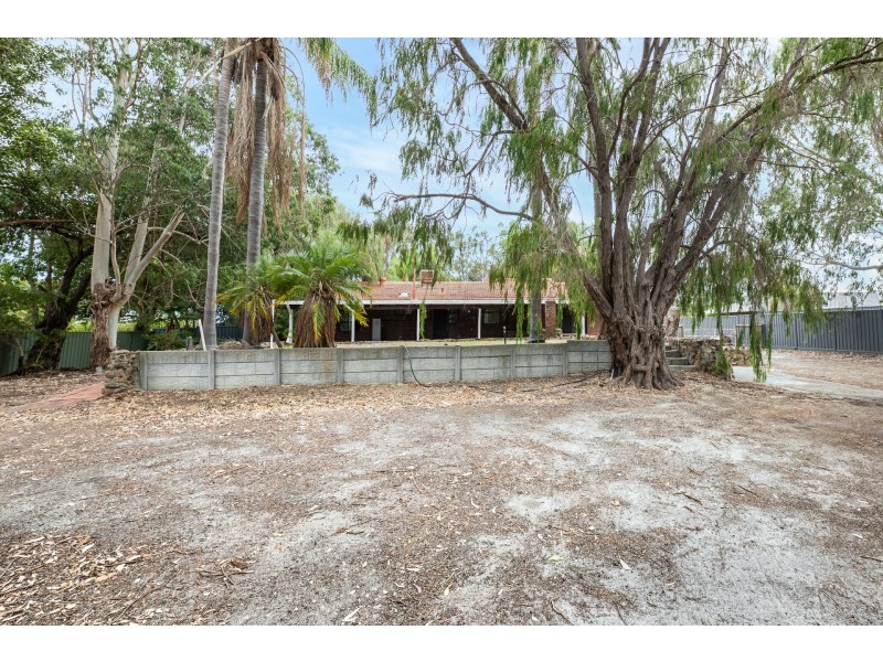 30 Stirling Crescent, High Wycombe WA 6057