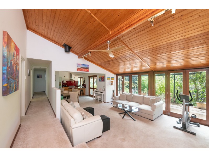 66 Walnut Road, Bickley WA 6076