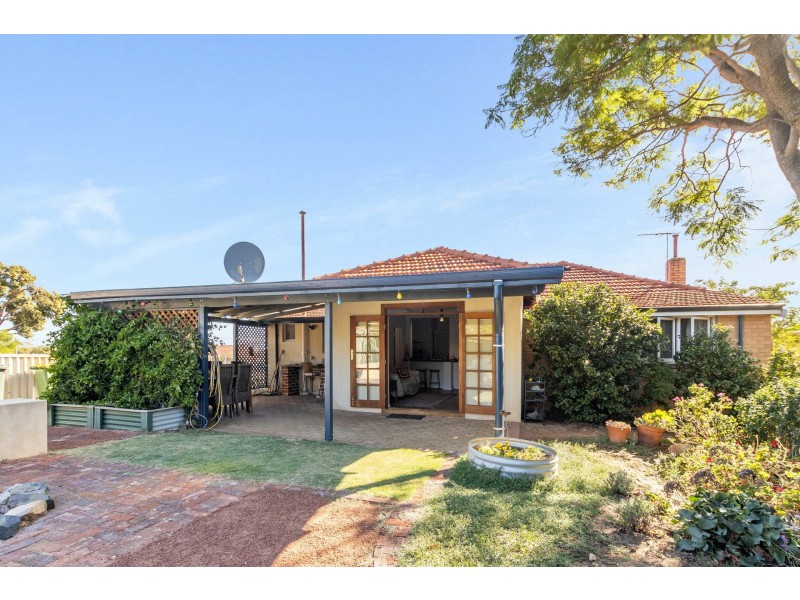 4 Ray Road, Swan View WA 6056