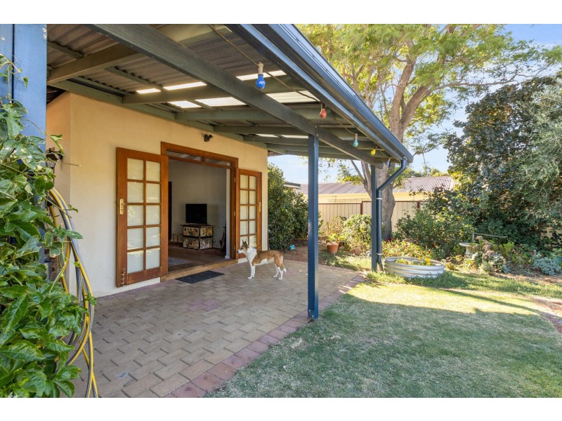 4 Ray Road, Swan View WA 6056