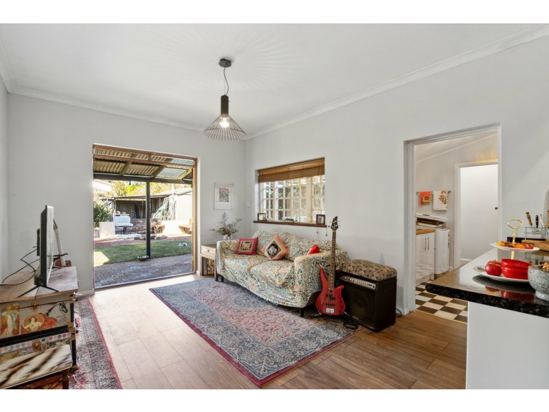 4 Ray Road, Swan View WA 6056