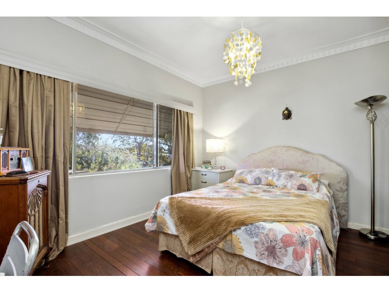 4 Ray Road, Swan View WA 6056