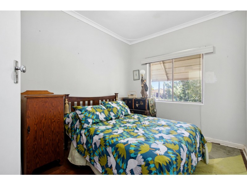 4 Ray Road, Swan View WA 6056