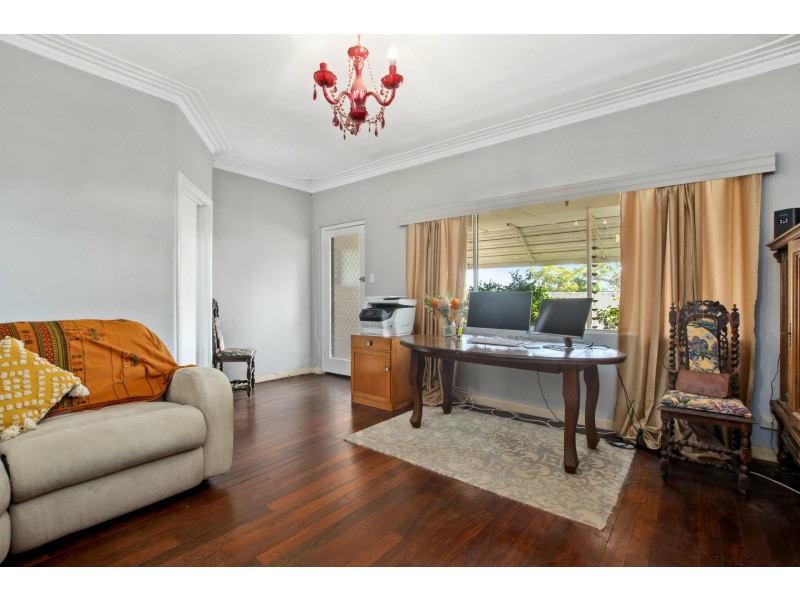 4 Ray Road, Swan View WA 6056