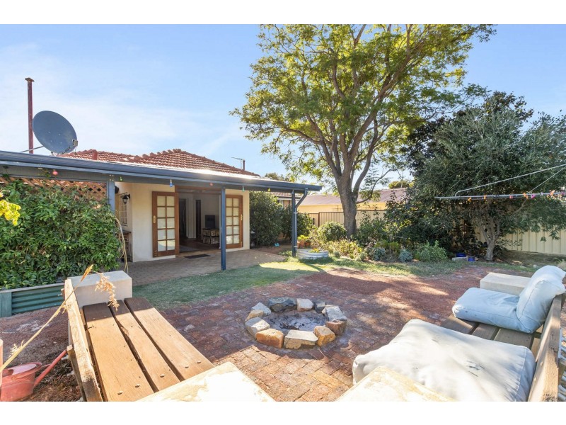 4 Ray Road, Swan View WA 6056