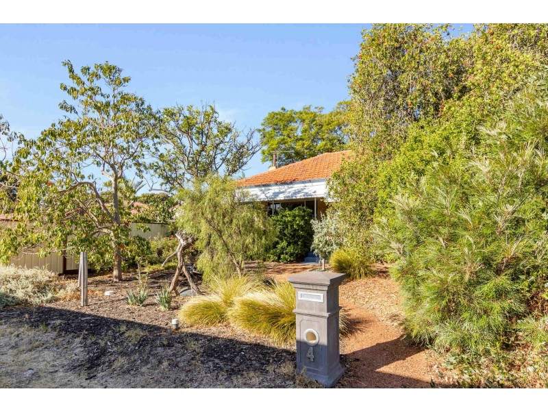 4 Ray Road, Swan View WA 6056