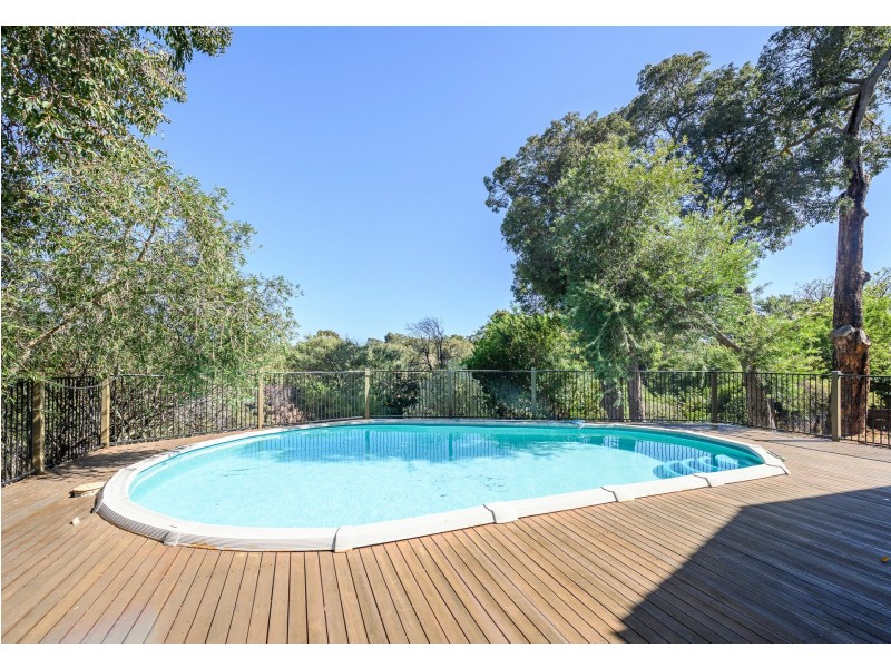 34 Albert Road, Lesmurdie WA 6076