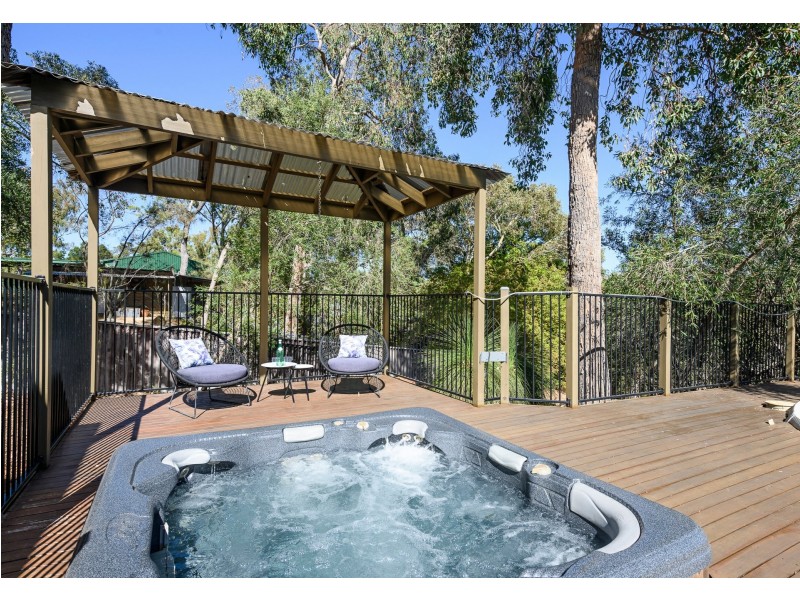 34 Albert Road, Lesmurdie WA 6076