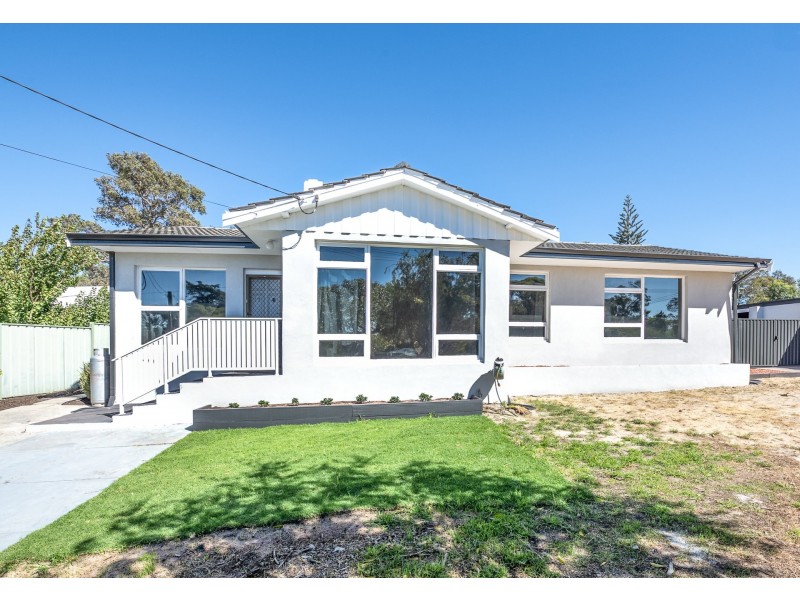 17 Kalbarri Street, Lesmurdie WA 6076