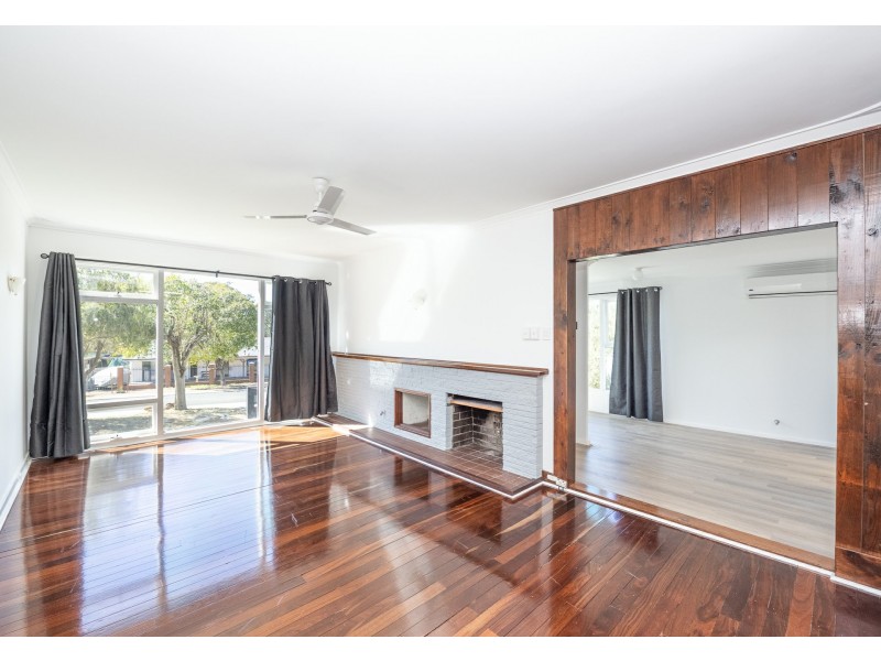 17 Kalbarri Street, Lesmurdie WA 6076