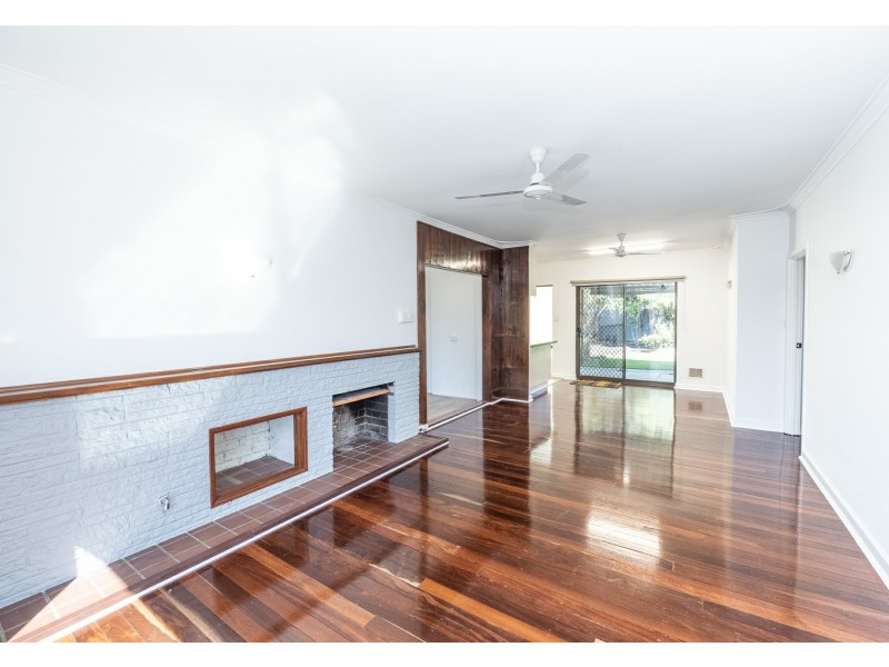 17 Kalbarri Street, Lesmurdie WA 6076