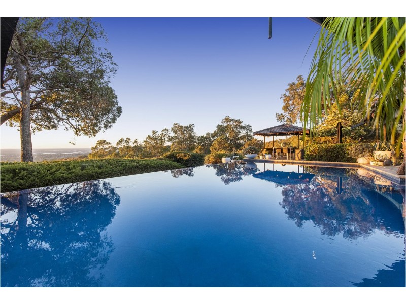 24 Bolt Court, Lesmurdie WA 6076