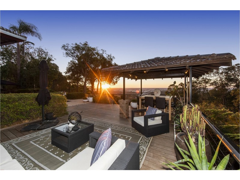 24 Bolt Court, Lesmurdie WA 6076