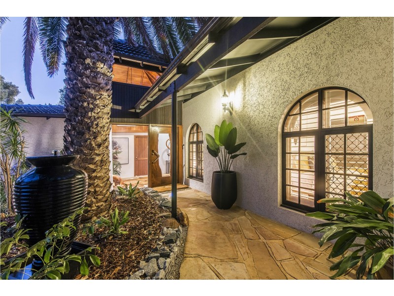 24 Bolt Court, Lesmurdie WA 6076