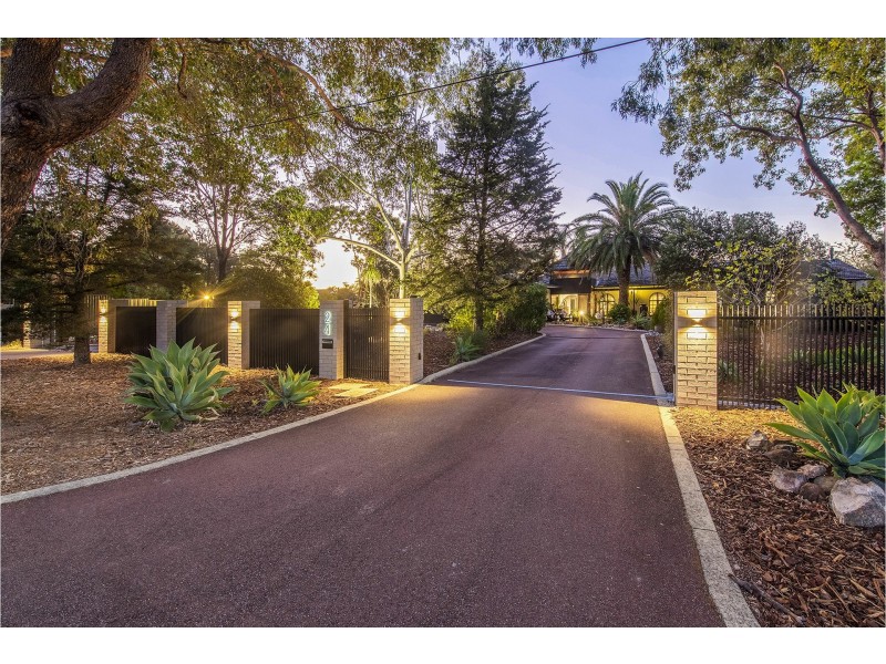 24 Bolt Court, Lesmurdie WA 6076