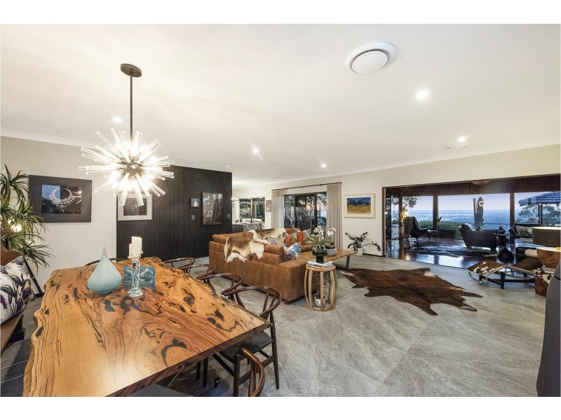 24 Bolt Court, Lesmurdie WA 6076